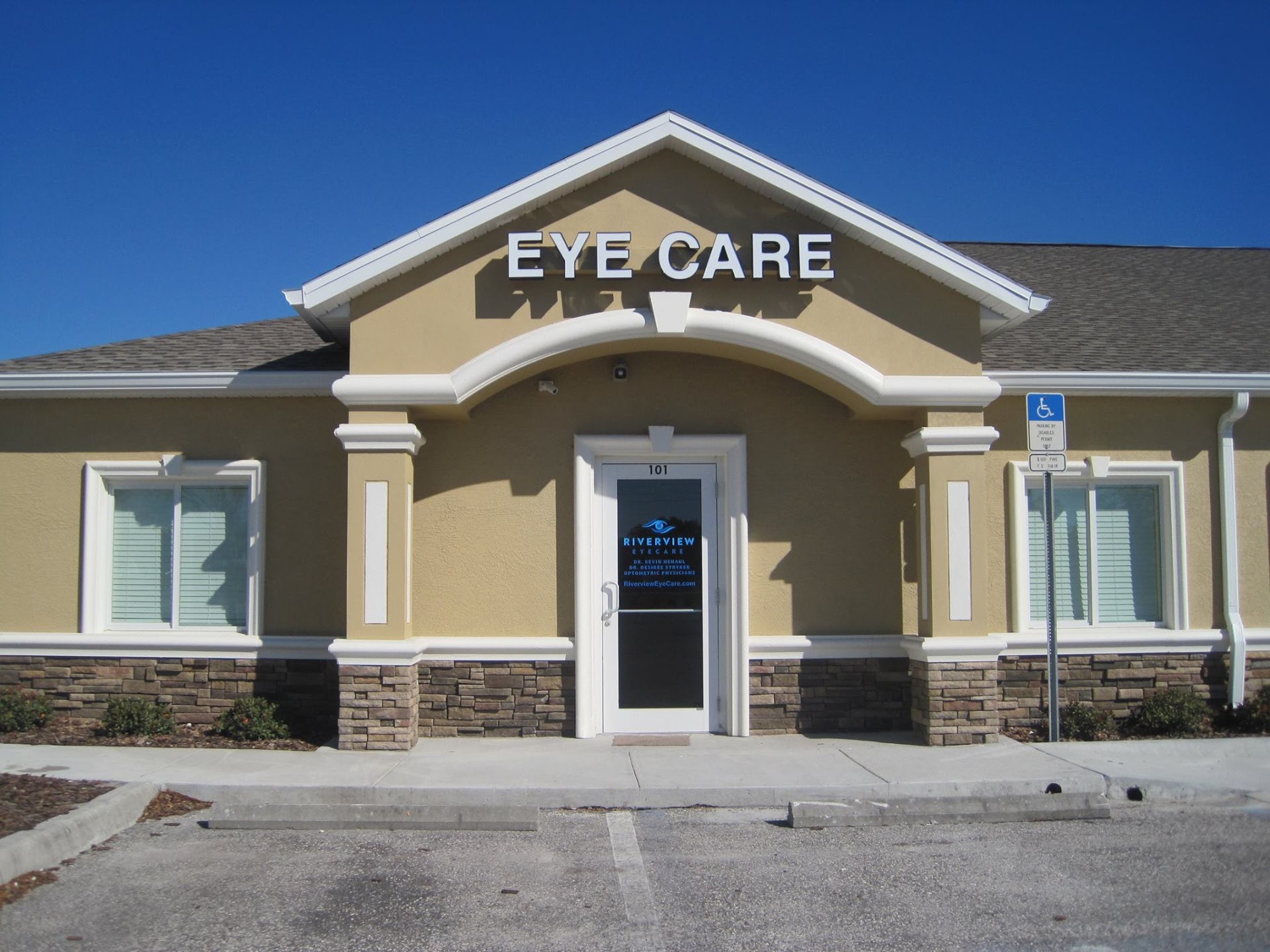 Optometrist in Riverview and Gibsonton, FL